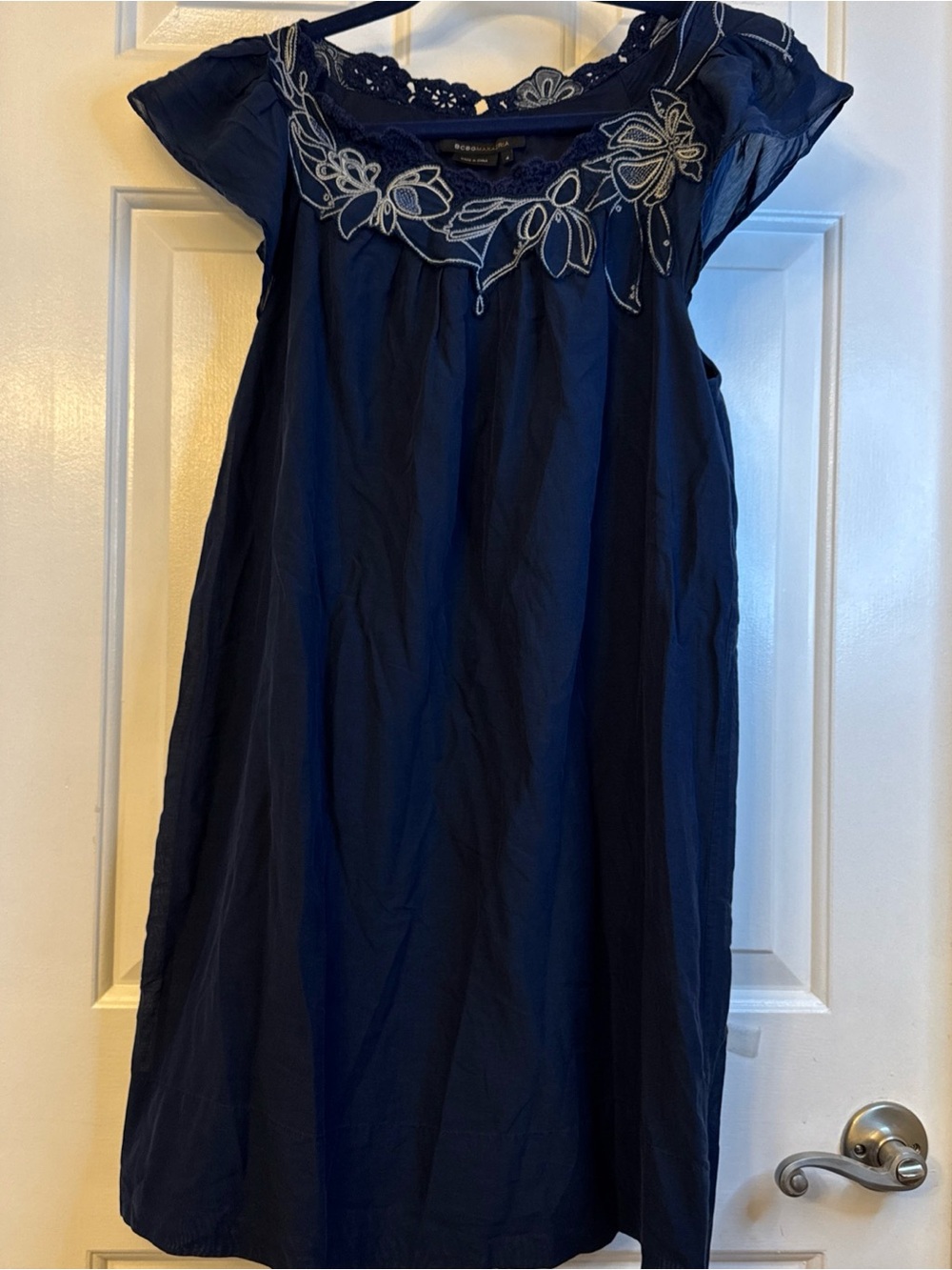 BCBG MAXAZRIA Size 4 Navy Blue Embroidered Silk Blend Mini Shift Dress Costal